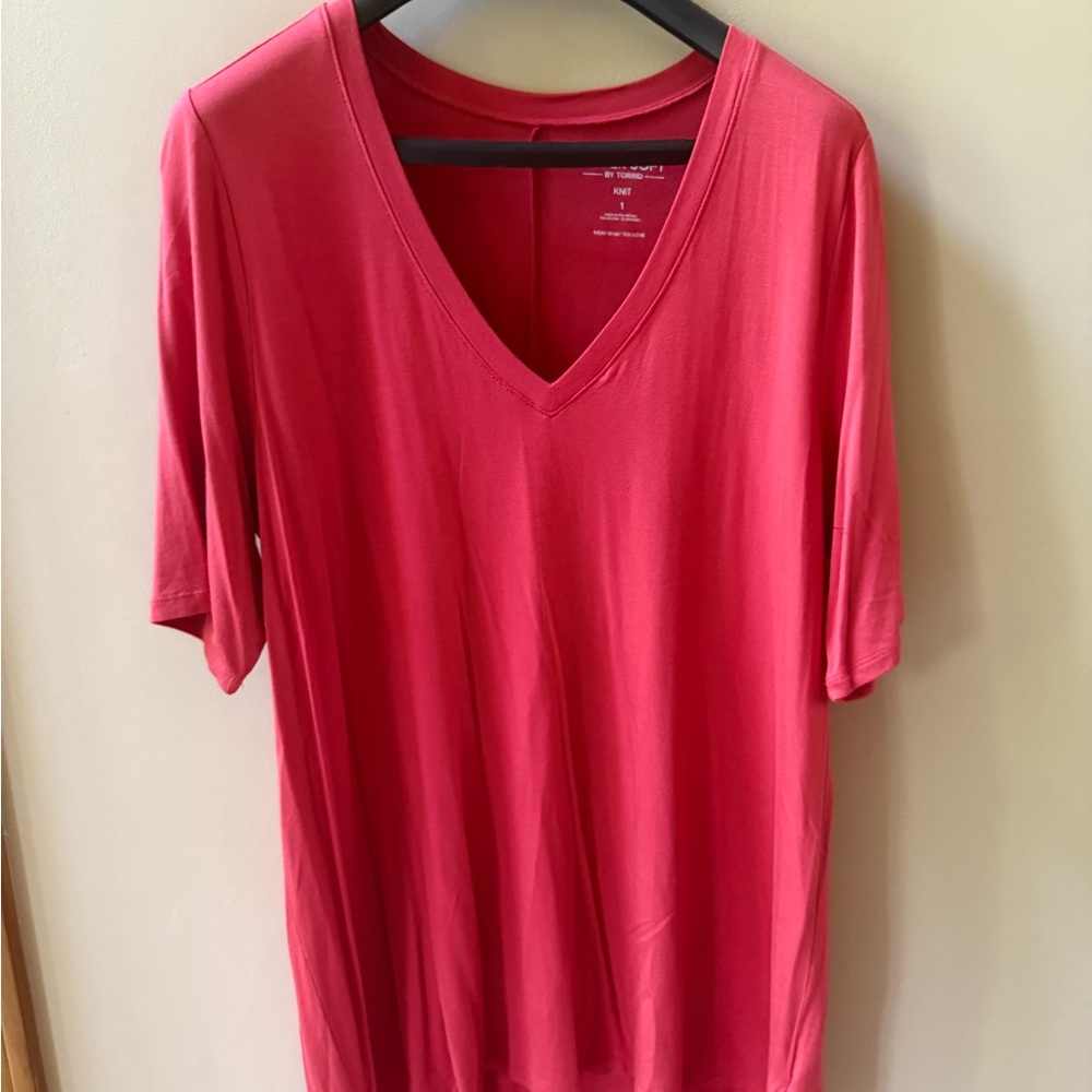 Never Worn Super Soft by Torrid Size 1x Orange/Red v-neck cotton tee